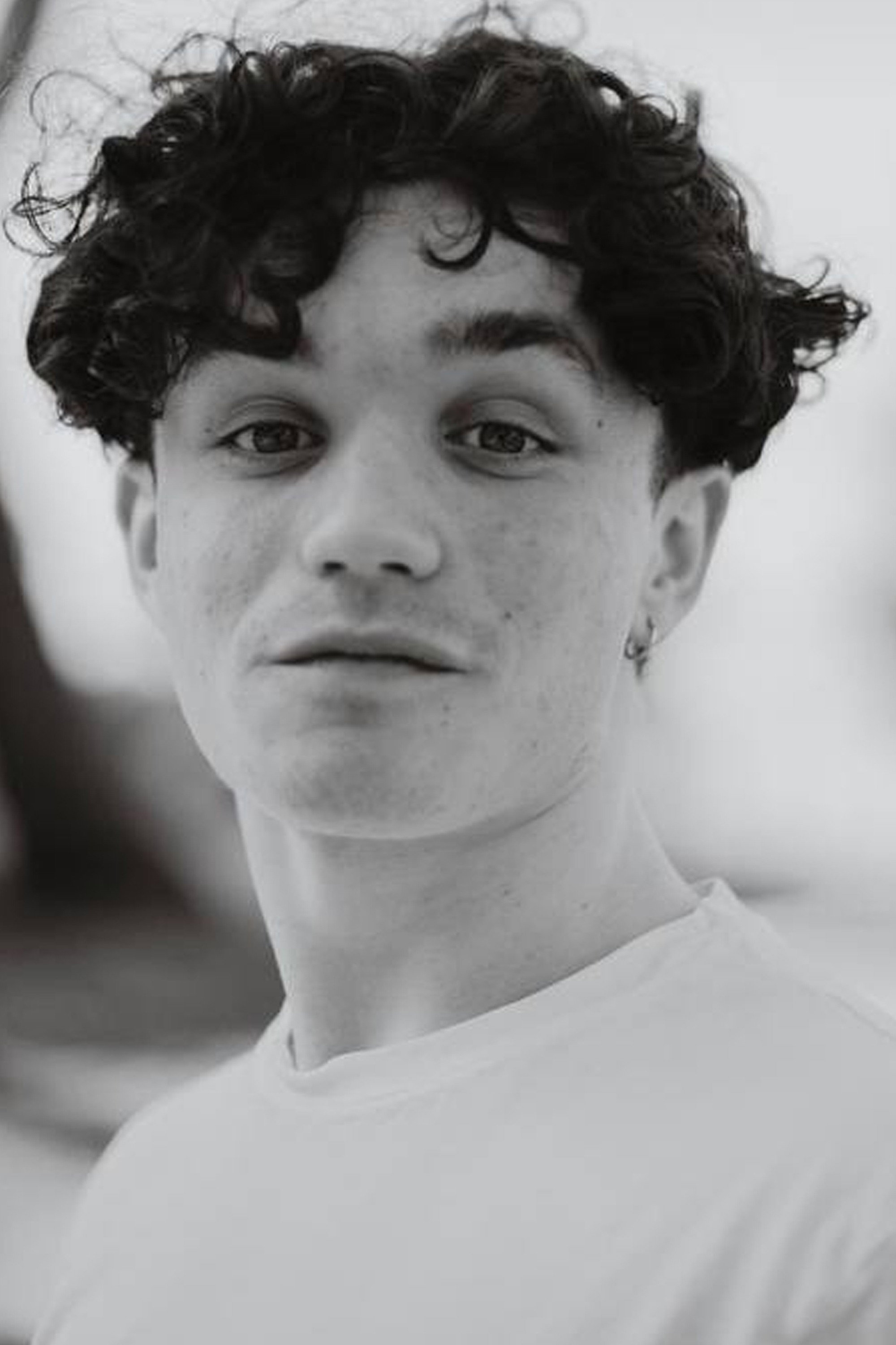 Samuele Poma as Il protagonista in S O N O  G L I   A L T R I