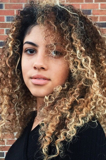 Mckenzie Small as Brianna McCallister in A New Diva's Christmas Carol