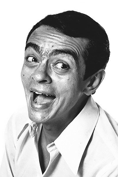 Chico Anysio as Linguinha in Linguinha x Mr. Yes