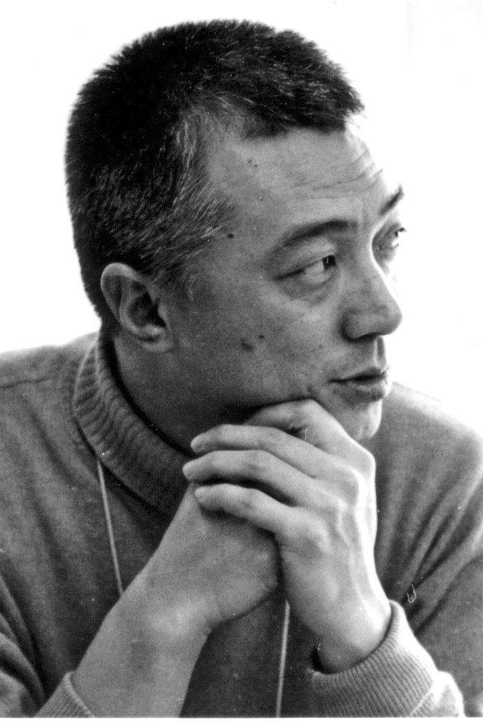 勅使河原宏 as Ryoji (Poet) in Yurakucho 0 Street