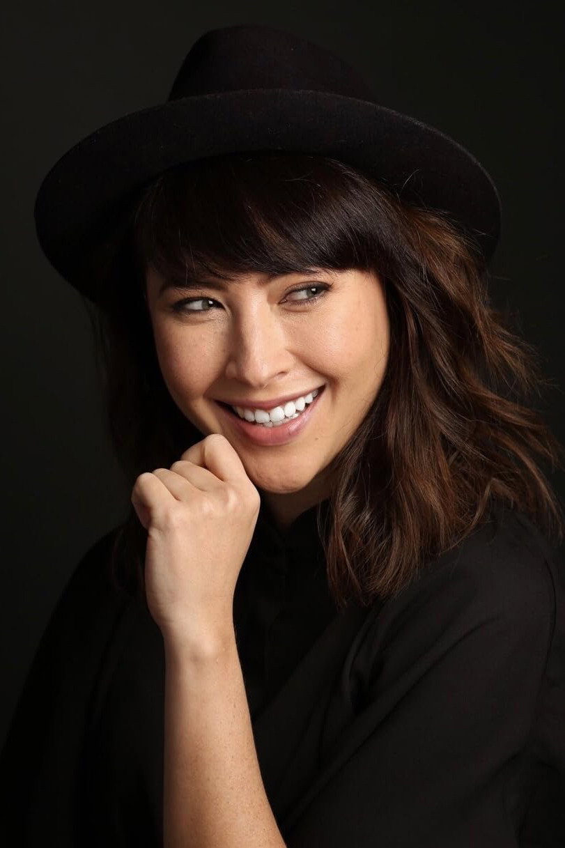 Vanessa Emme as DS Layla Walsh in The Chelsea Detective