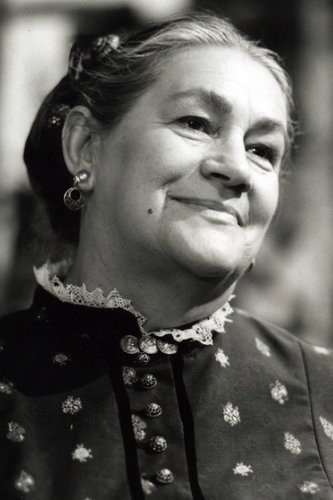 Paula Braend as Ehefrau in Der letzte Stammtisch