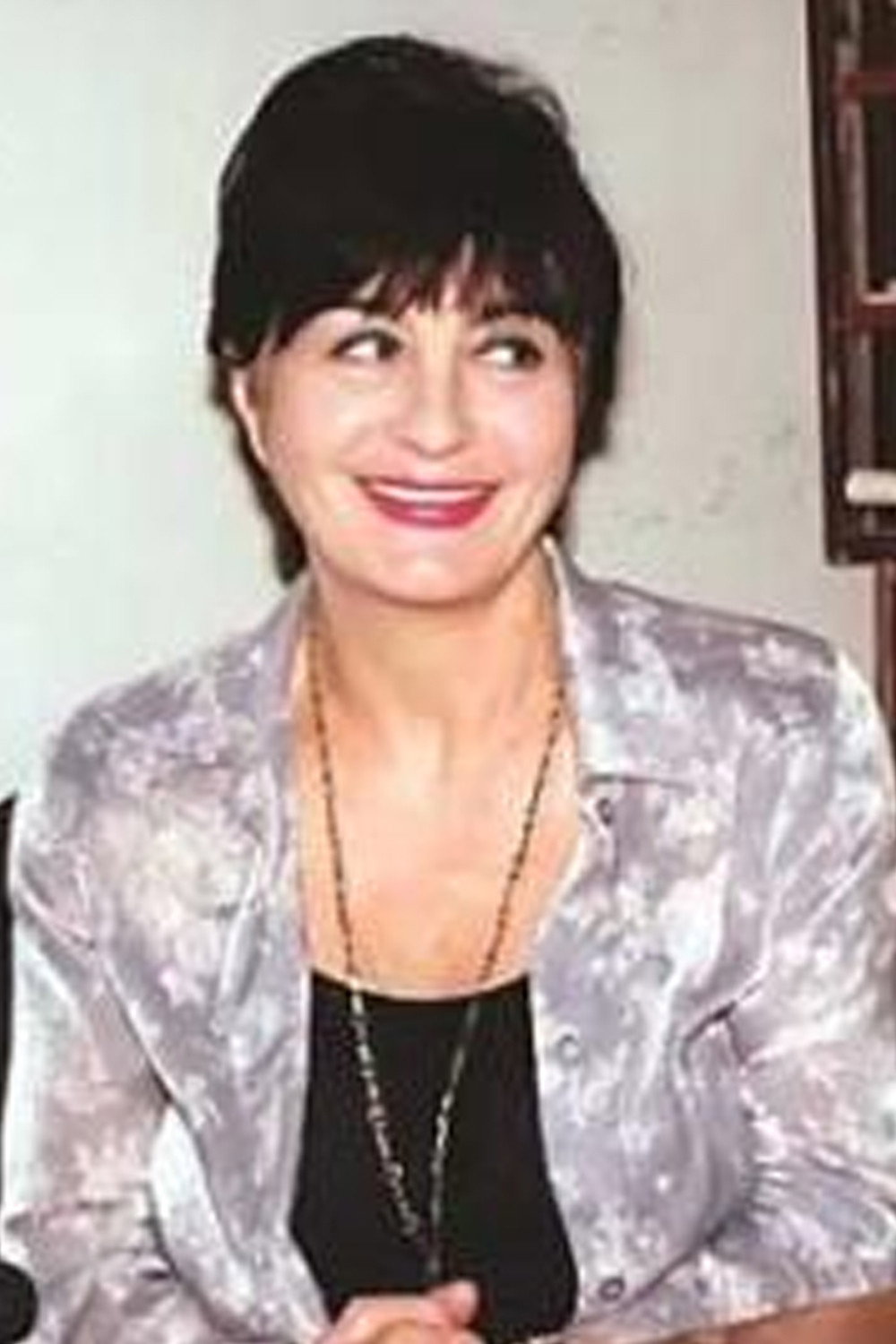 ჯულიეტა ვაშაყმაძე as tina in Papa Gigia