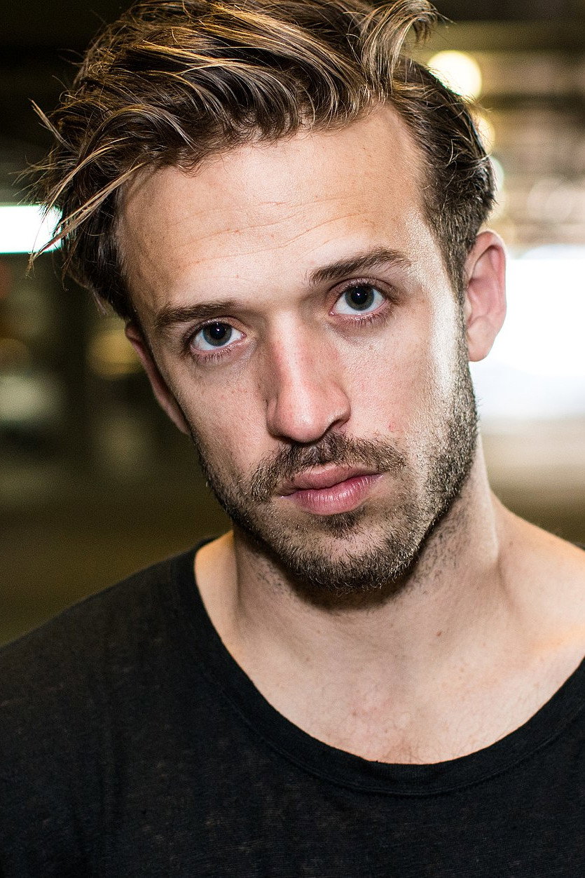 Henri Esteve as Mike in Primo