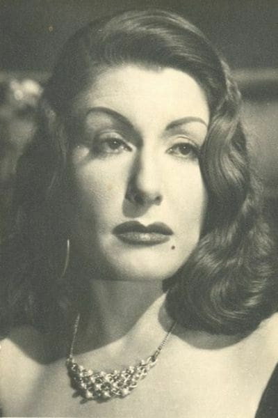 Zouzou Chakib as جلبهار in علشان سواد عينها