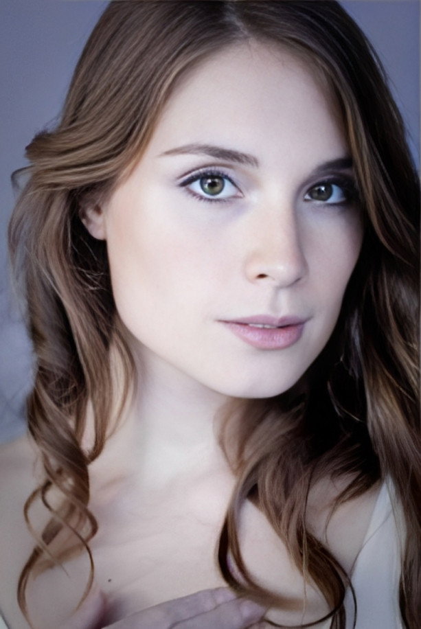 Loek Beernink as Nienke Martens in Het Huis Anubis