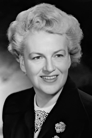 Gracie Fields as Gracie Gray in Keep Smiling