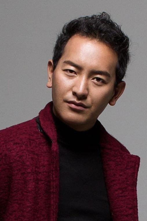 卓杰泽仁 as Duo Jie in Trapped