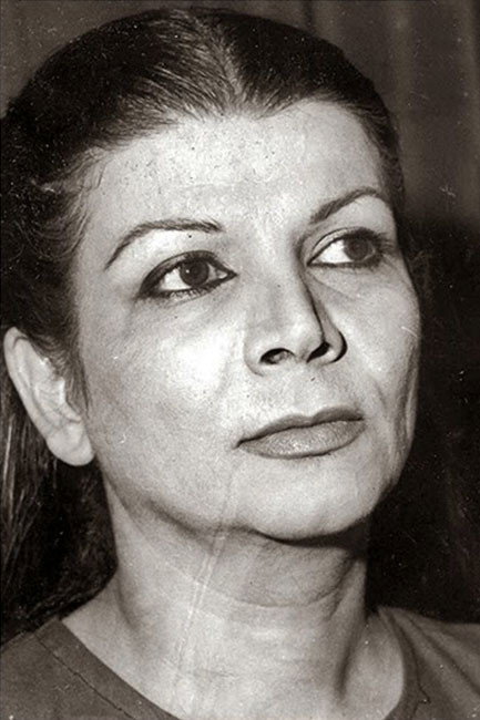 Mahin Shahabi as Ashraf in Resurrection of Love