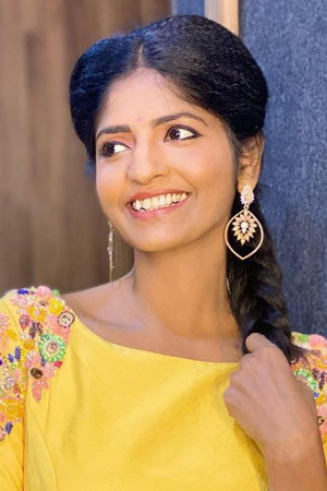 Kani Thiru as Lakshmi in Parachute