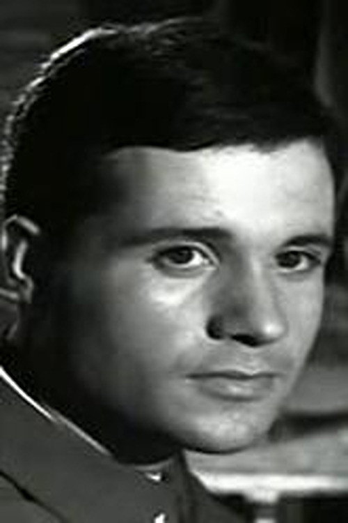 Manuel Manzaneque as Alférez Laso in Posición avanzada