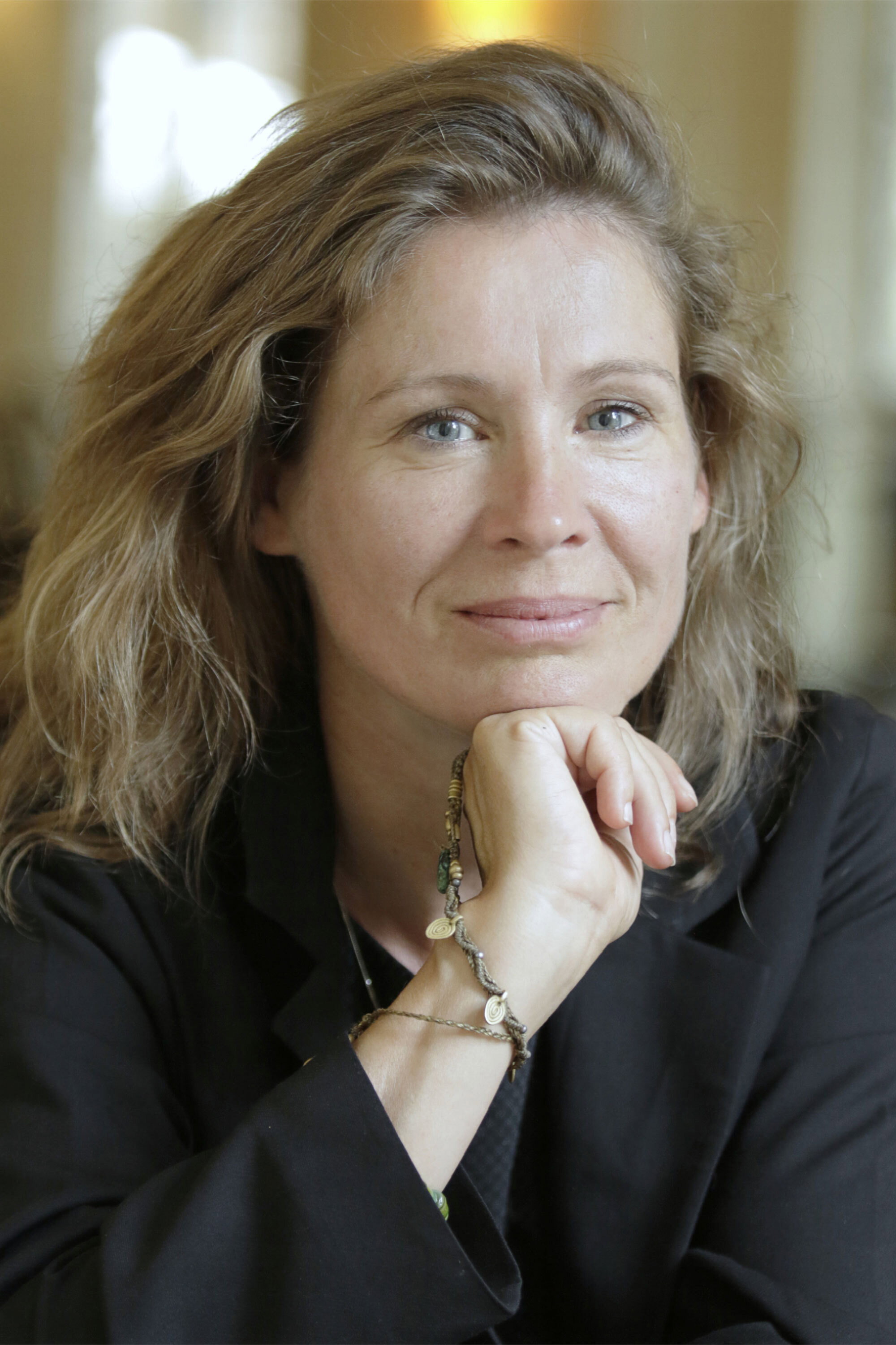 Jeannette Arndt as Amelia Lindner in Guppies zum Tee