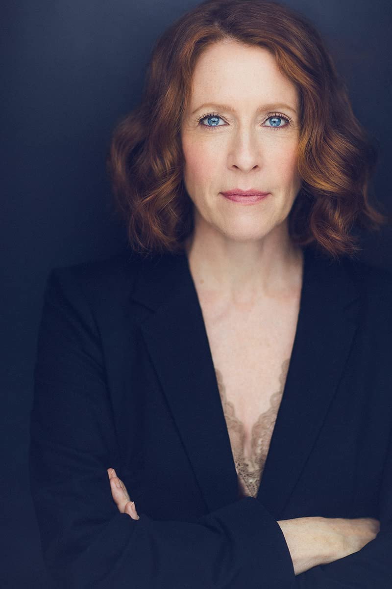Eva Kaminsky as Rebecca Shore in Shabbat Dinner