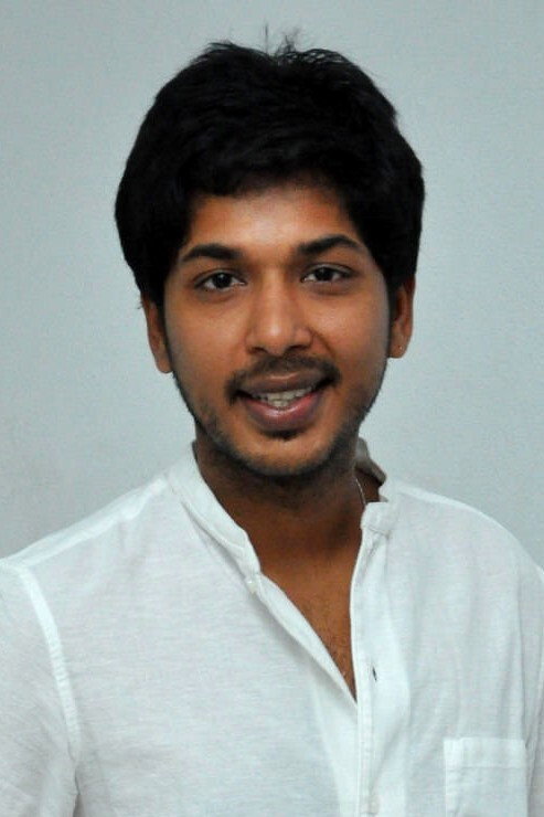 Rakendu Mouli Vennelakanti as Vasanth in Enai Noki Paayum Thota