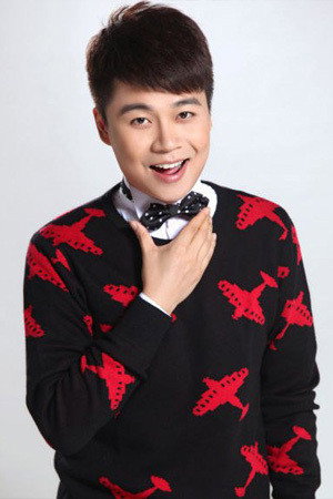 Tao Shen as 主持人 in 丹青中国心