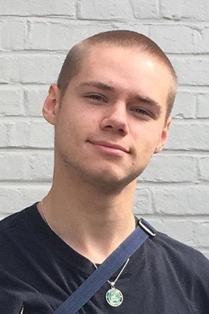 Pepijn Vandelanotte as Tom in 22/3: We Were There.