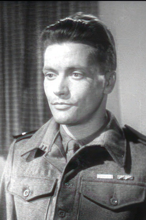 Fernand Bellan as Targo in The Looters