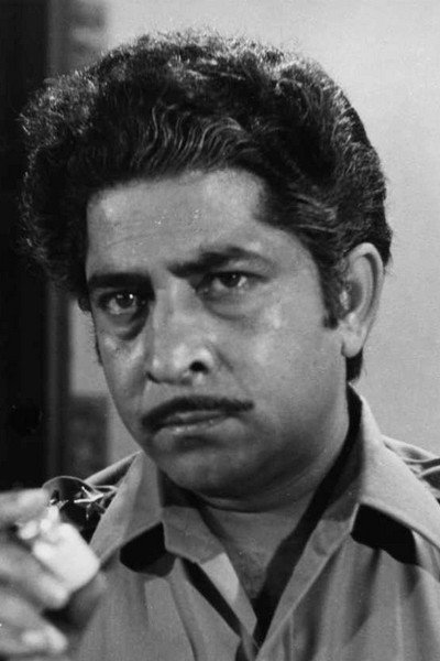 Satyendra Kapoor as Hariprasad Dhabawala in Gharwali Baharwali