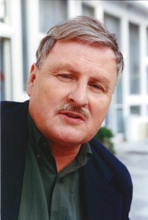 Dušan Trančík as Self in Neviditeľný Jan Gogola
