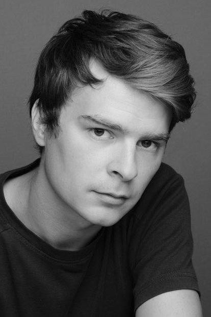 Raphaël Neal as Employé des Pompes Funèbres in Vivid