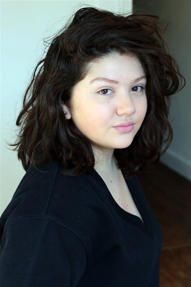 Talina Boyaci as Vanessa in Patchwork Family
