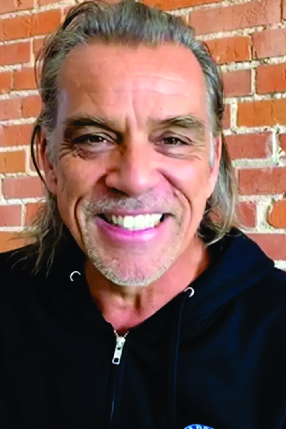 Beto Simas as Nhaepepô in Hans Staden