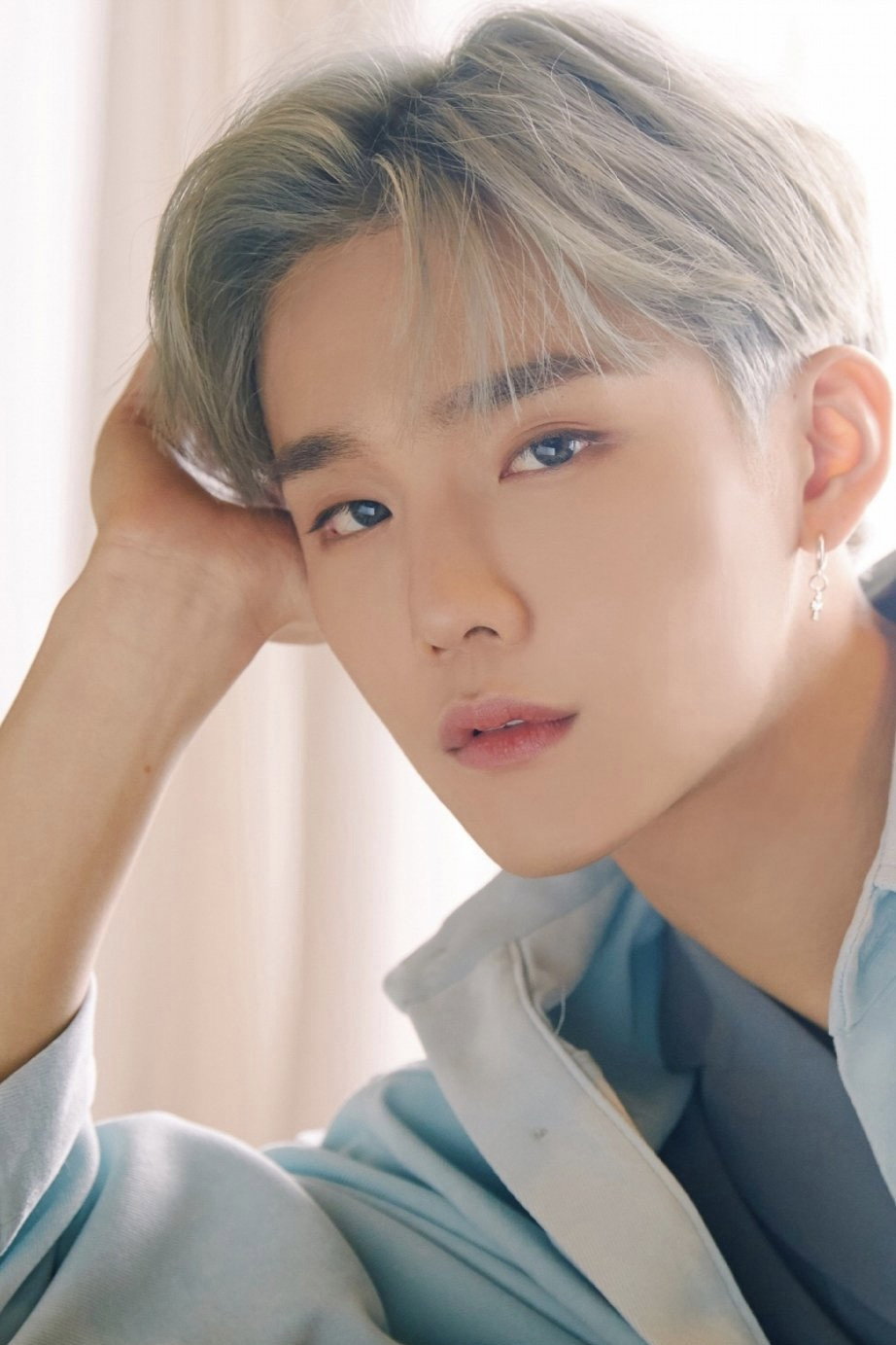 Kim Seung-hun as Self - Contestant in Build Up: Vocal Boy Group Survival