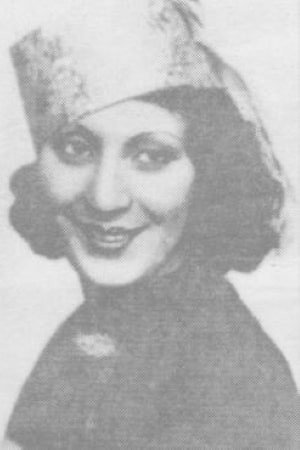 Loreta as Mahmoud's Mother in The Triple Bed