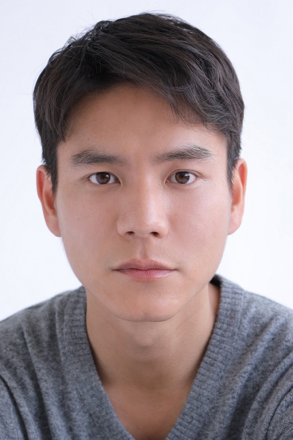 石田法嗣 as Naoya in Touching the Skin of Eeriness