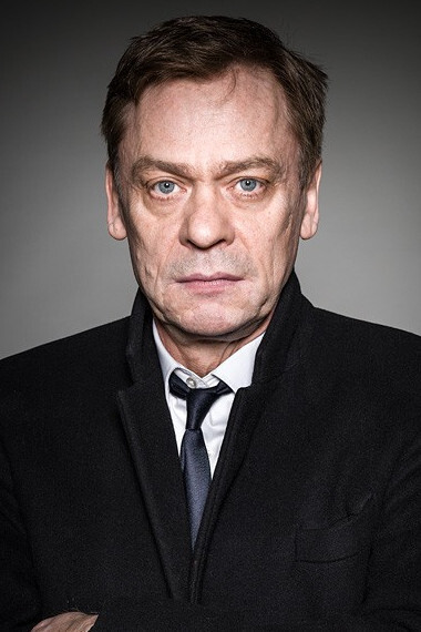 Sylvester Groth as Karl Schultz in Criminal: Germany
