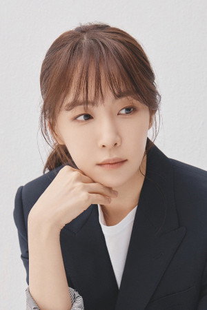 김이나 as Self - Panelist in Heart Signal