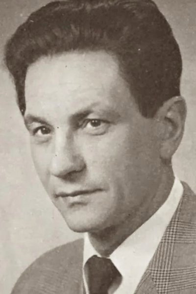 Erno Müller as Dennis' svigerfar in Felix