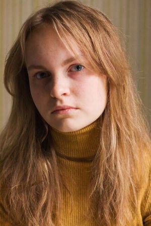 Vera Fay as Young Nore in Easy Girl