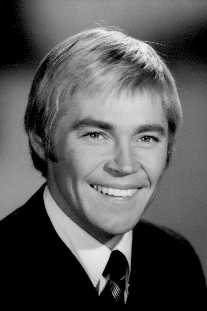 Dennis Cole as Johnny Reach in Bearcats!