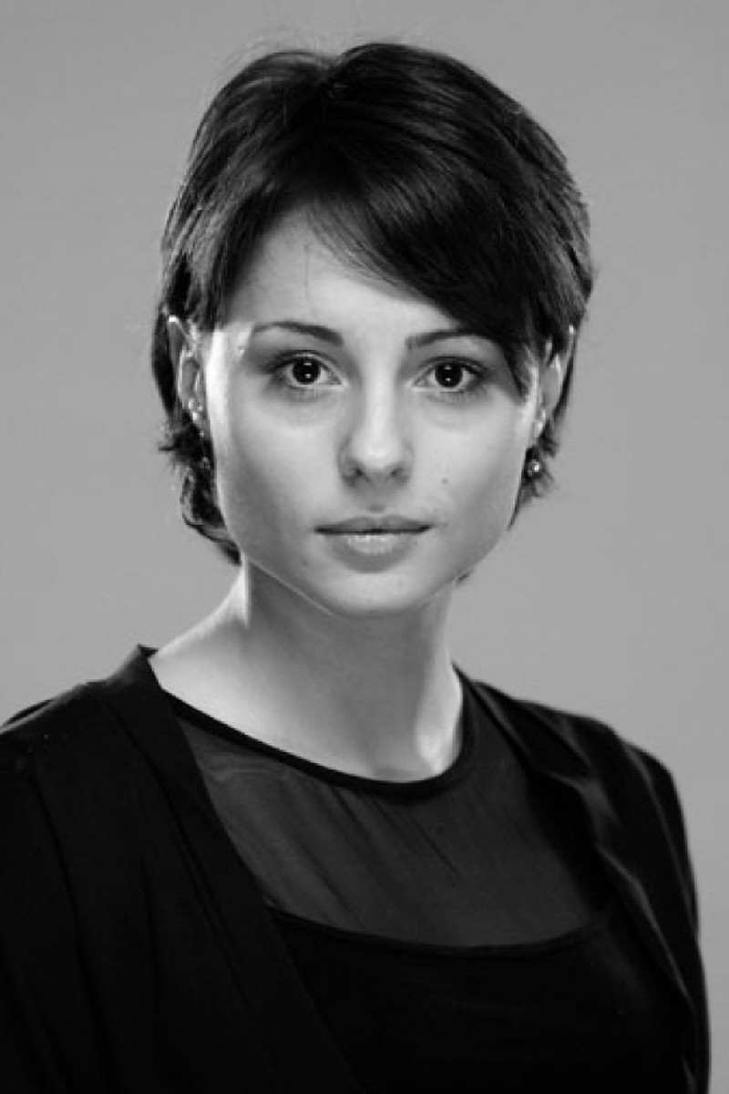 Milena Ermenkova as Jeni in 18