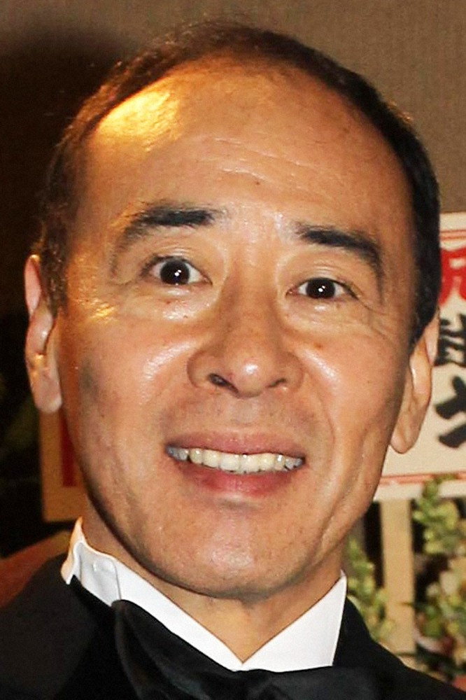 モト冬樹 as Yujiro Kunimitsu in Scum of Lawyers