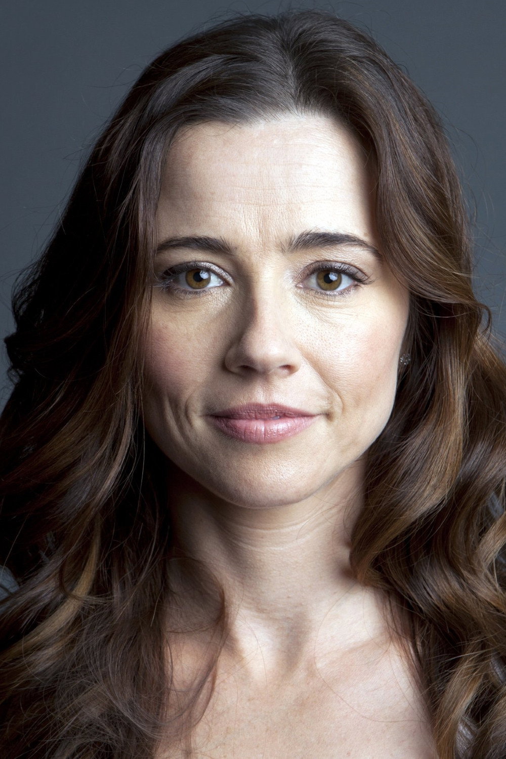 Linda Cardellini as Sarah in Bone Chillers