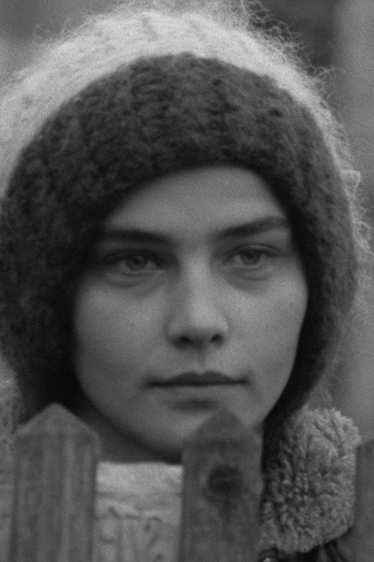 Gyöngyvér Vigh as Anna Bálint in Adoption