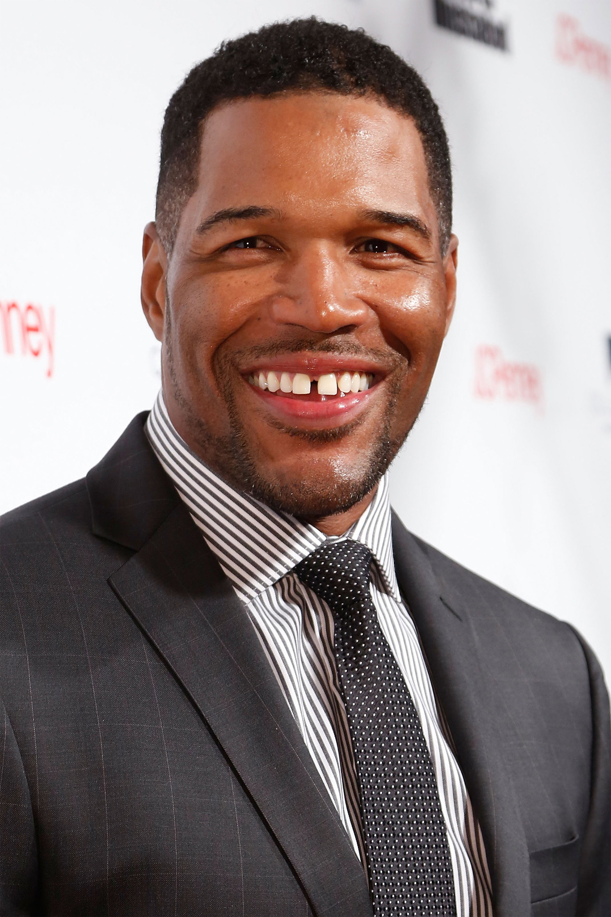 Michael Strahan as Self - Host in The $100,000 Pyramid
