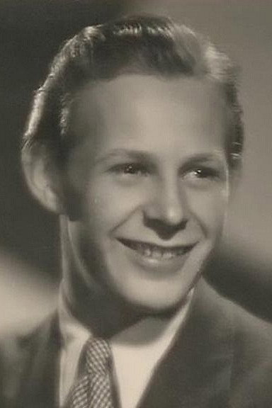 Vladimír Salač as Jindříšek in Gabriela