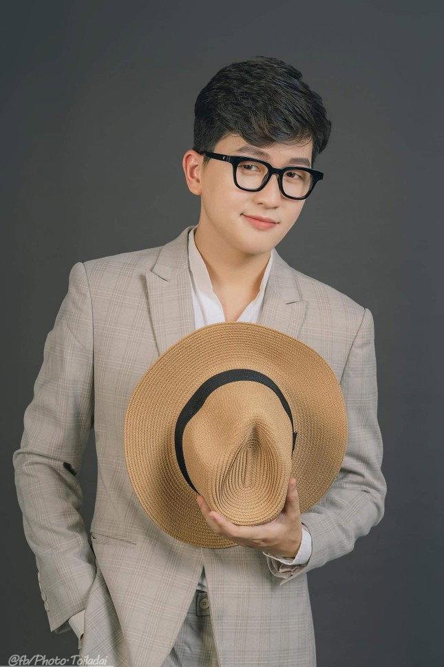 Nguyễn Vũ Hoàng as Hoàng in THE RAIN OF LOVE