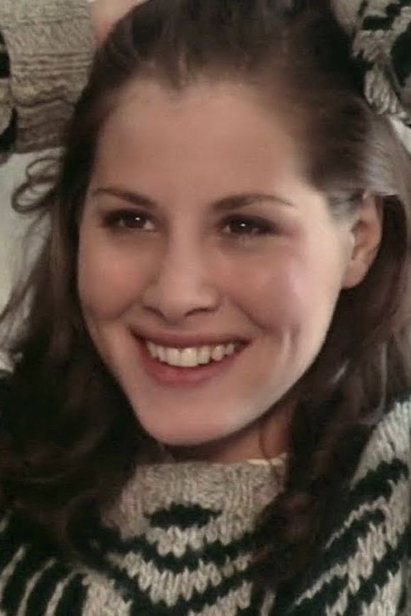 Leslie Cumming as Mary in Killing Birds