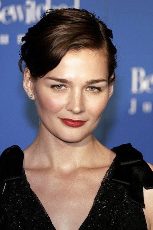 Heather Burns as Kerry Miller in Brooklyn Lobster