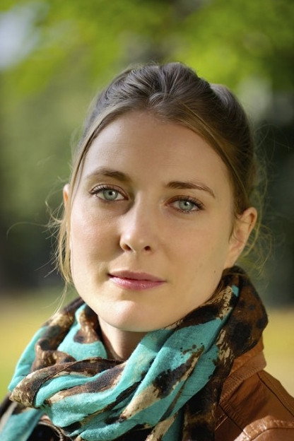 Lotte Taminiau as Quinty in Caged