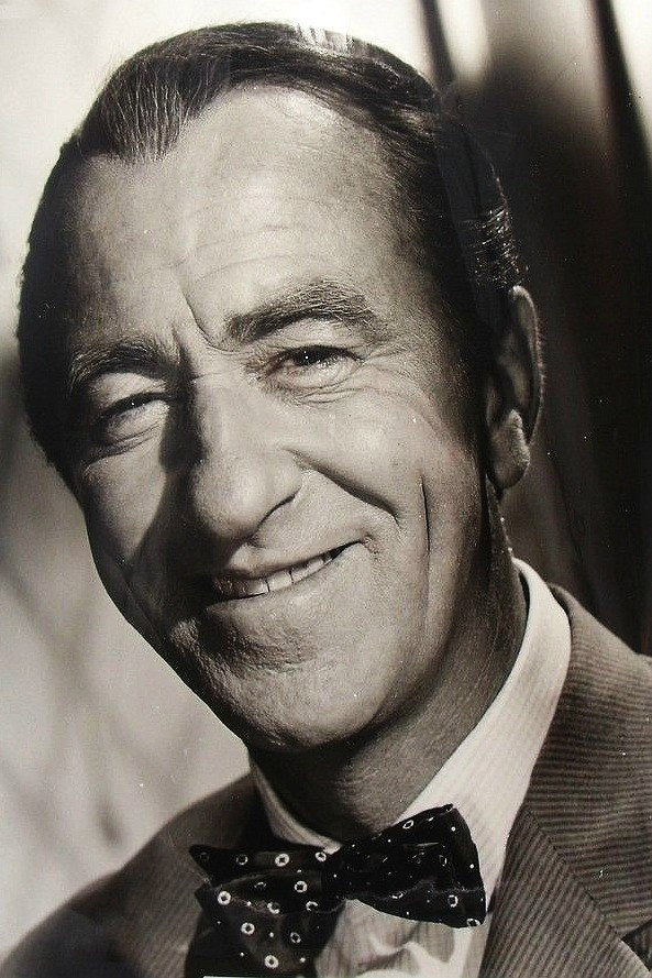 Dick Bentley as Gavin O'Toole in Desert Mice