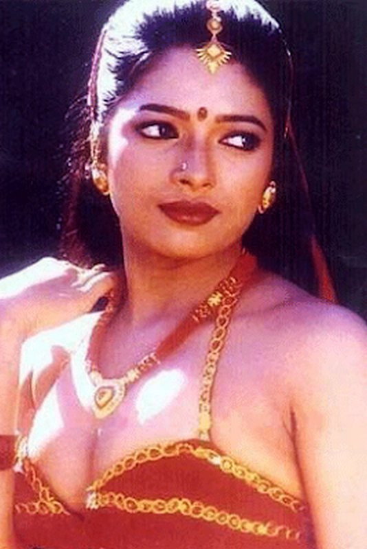 Abitha as Sumathi in Thee Ivan