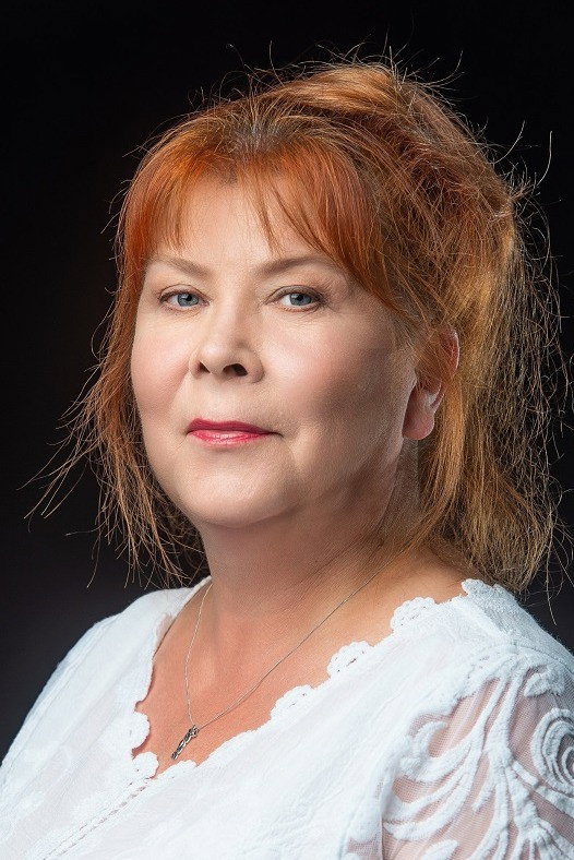 Terje Pennie as Mother in Happy Childhood