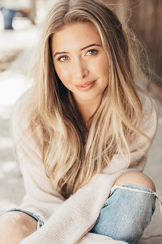 Hunter Daily as Lily in Detective Knight: Redemption