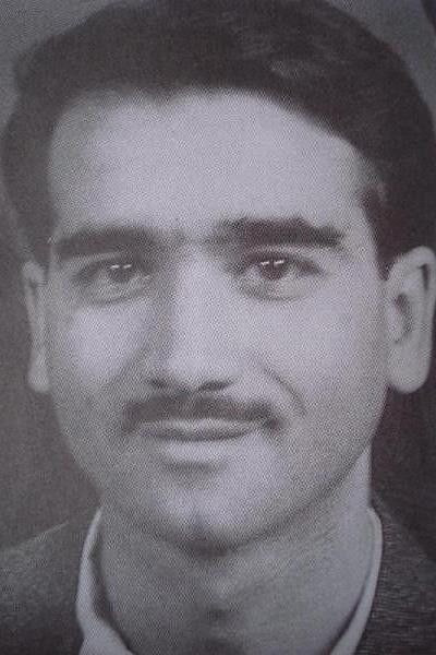 Parviz Fanizadeh as Mohammad Akbari in The Deer