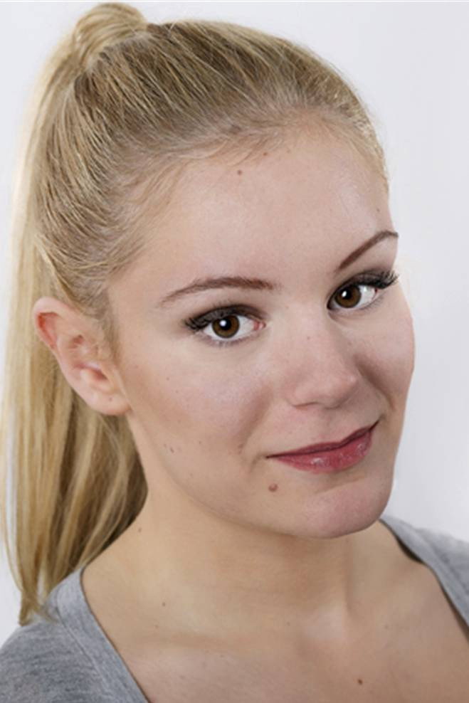 Mathilda Paradeiser as Emma in She Monkeys